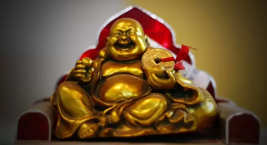 Buddha care râde de farmec norocos