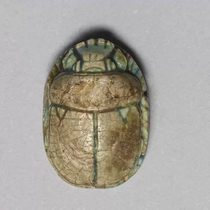 amuleta pentru noroc-scarabeu