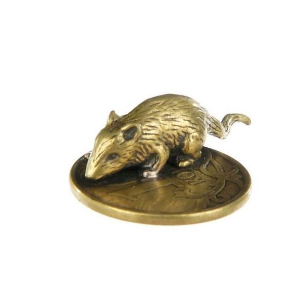 Portofel amuleta mouse-ului cu o moneda pentru noroc in chestiuni bani